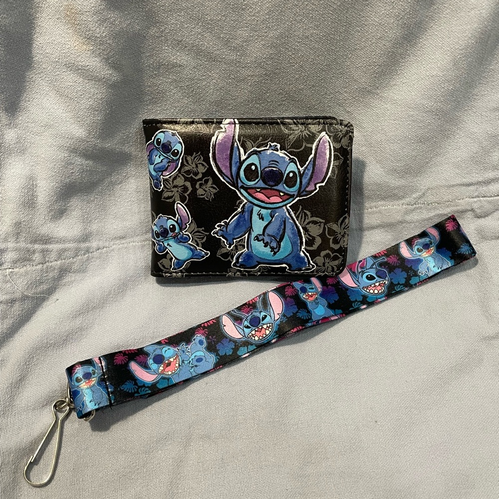 NEW‎ Disney Stitch w/ Tropical Flowers Bifold Wallet & Lanyard by Buckle-Down